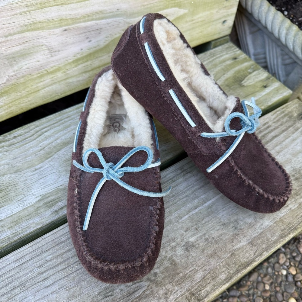 UGG Sheepskin Lined Suede Slippers Brown Blue Warm Comfy Winter Size 5 Cozy
